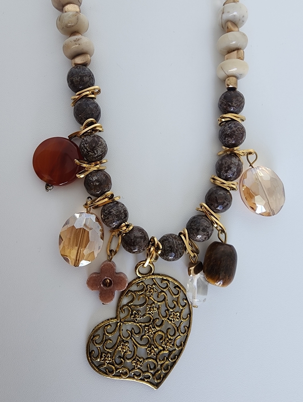Boho statement necklace featuring natural Clear quartz and Agate Beads - Picture 5 of 6